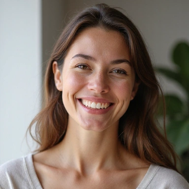 Retrato de Elena F., una mujer joven, radiante y feliz